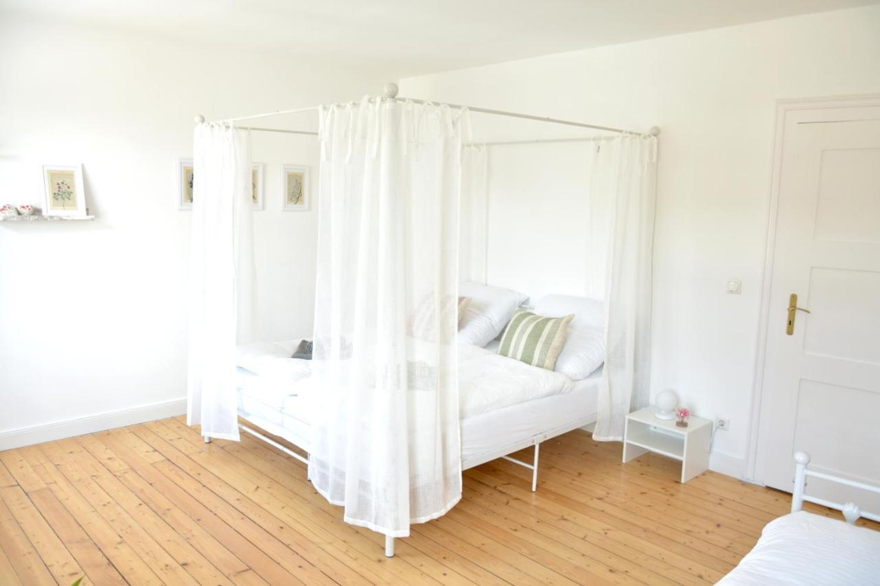 White Midsommar - Stilvolle Wohnung, 3 Schlafzimmer, Wohnzimmer, Kueche Apartment Landshut