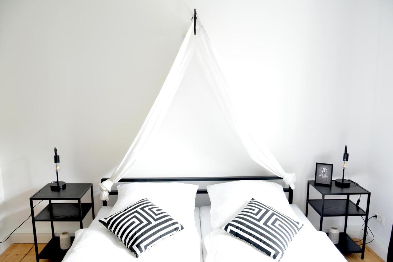 White Midsommar - Stilvolle Wohnung, 3 Schlafzimmer, Wohnzimmer, Kueche Apartment Landshut